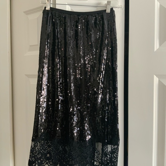 Express lace trimmed sequin skirt - Picture 2 of 3